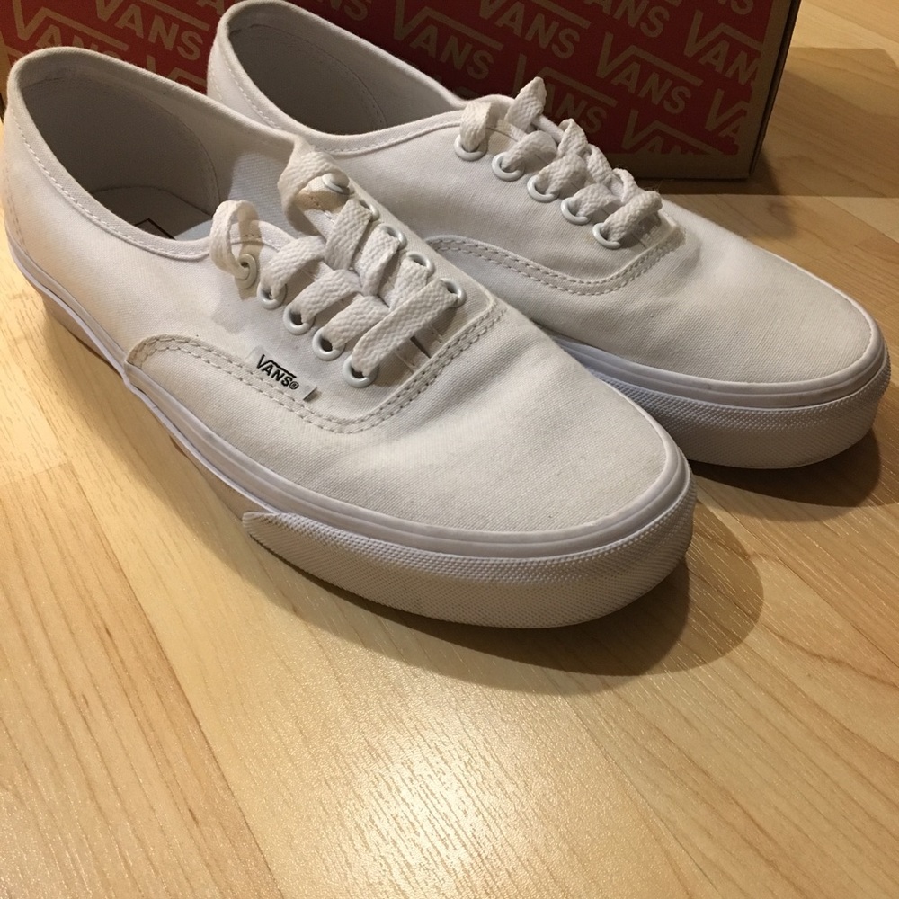 Authentic White Vans *sz 6.5 M/sz 8.0 W*
